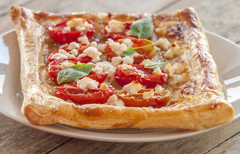 pizza com massa folhada