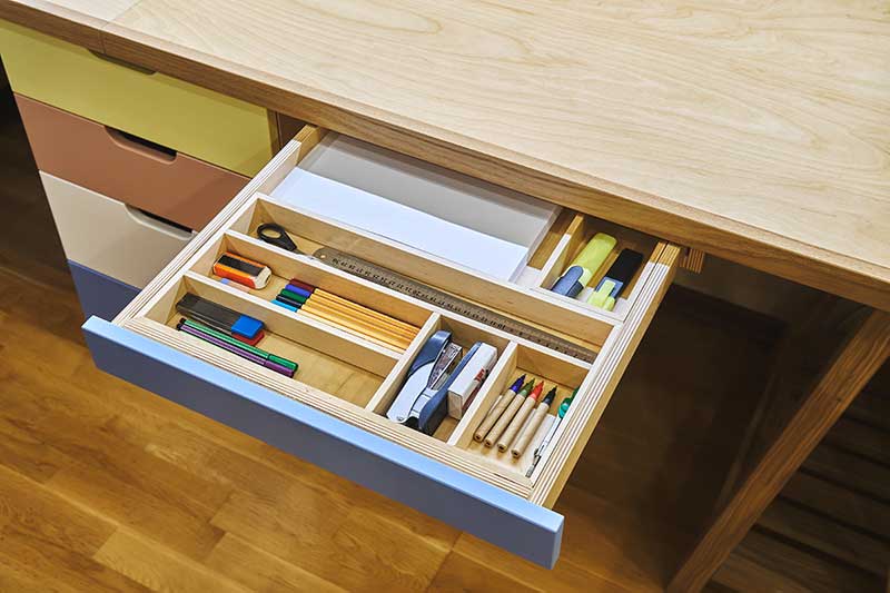organizar gaveta mesa